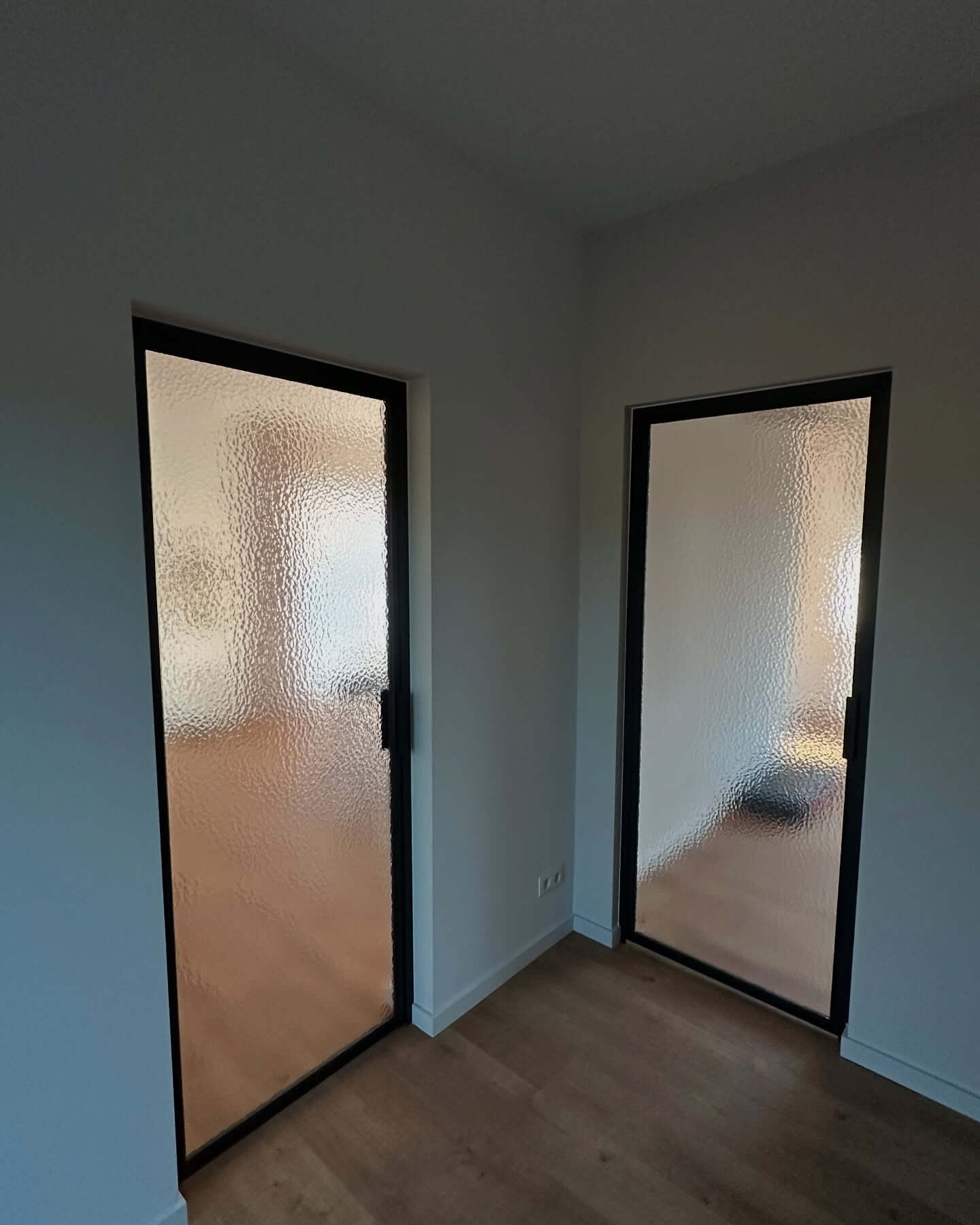 Stalen deur op maat met industriële uitstraling - foto 4